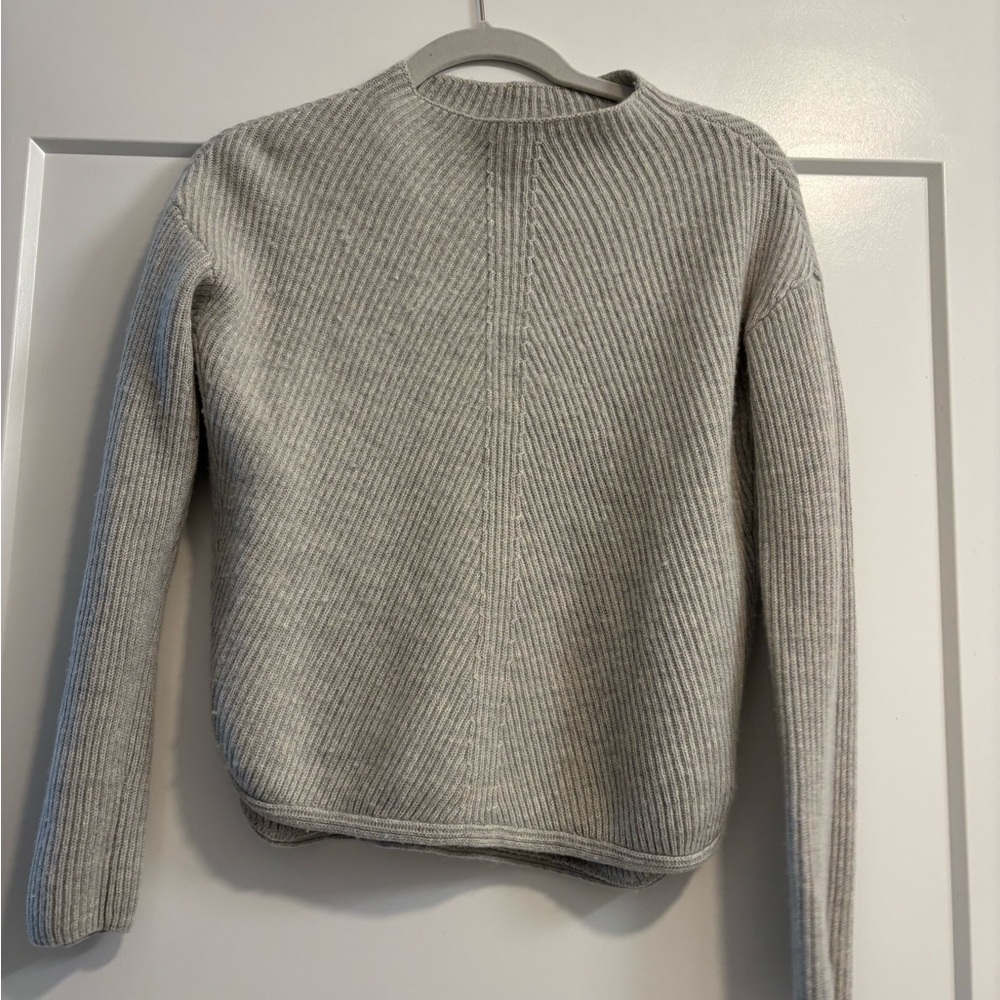 Babaton Light Gray Ribbed Sweater